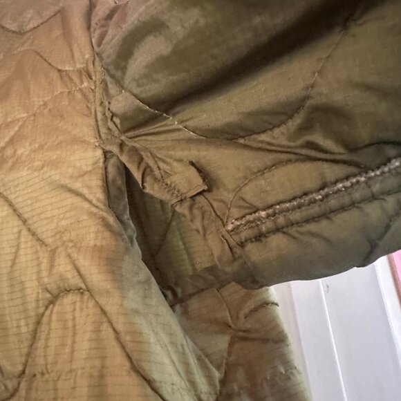 Vintage Military-Issued Quilted Liner Coat - Size L - Picture 3 of 4